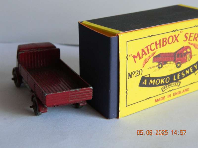 MATCHBOX SERIES  - 20  -  ERF STAKE TRUCK