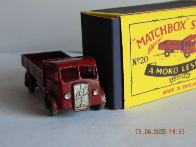 MATCHBOX SERIES  - 20  -  ERF STAKE TRUCK