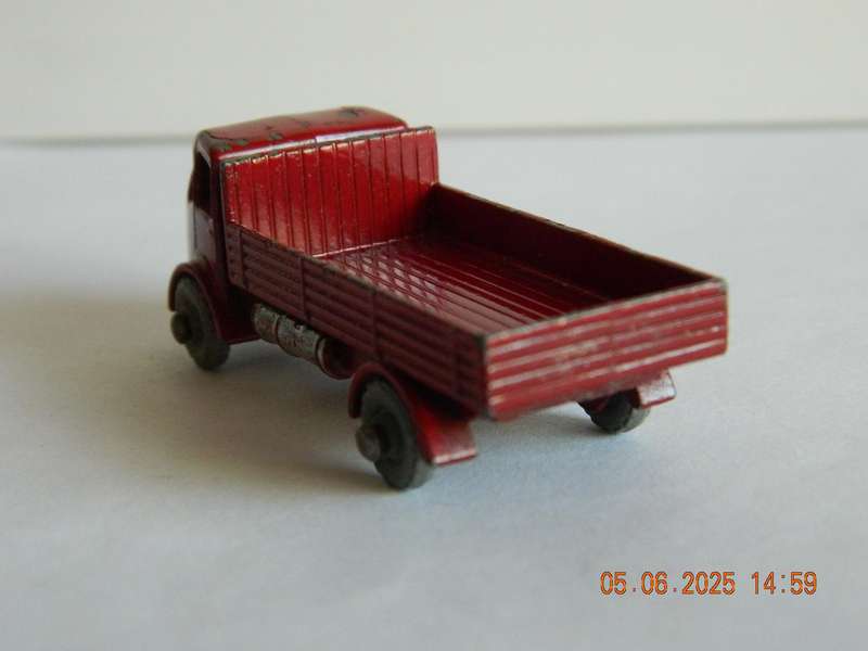 MATCHBOX SERIES  - 20  -  ERF STAKE TRUCK