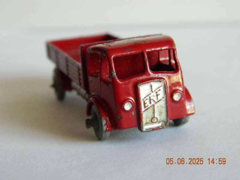 MATCHBOX SERIES  - 20  -  ERF STAKE TRUCK