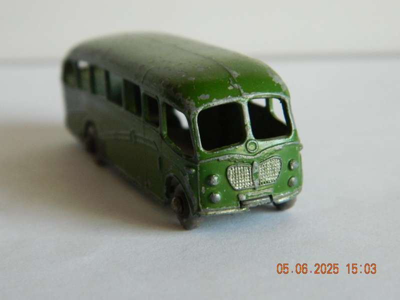 MATCHBOX SERIES  - 21  -   BEDFORD DUPLE LUXURY COACH
