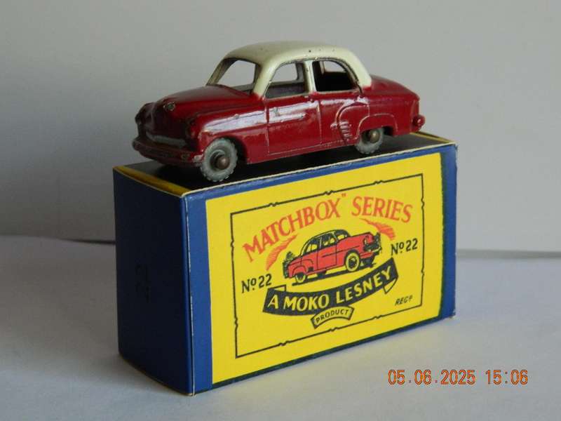 MATCHBOX SERIES  - 22  -   VAUXHALL CRESTA