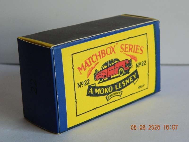 MATCHBOX SERIES  - 22  -   VAUXHALL CRESTA