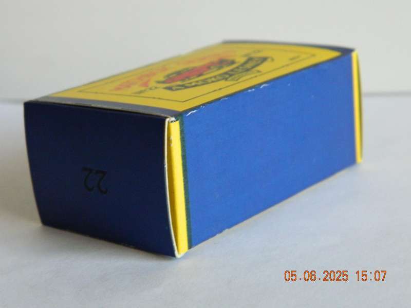 MATCHBOX SERIES  - 22  -   VAUXHALL CRESTA