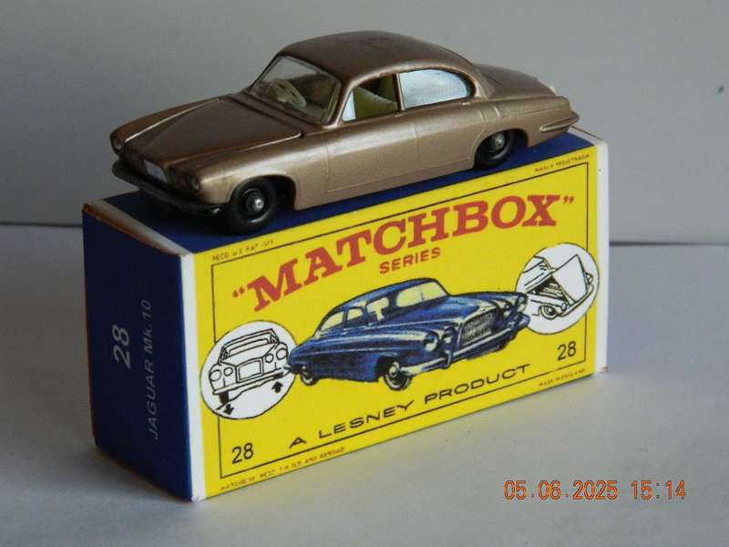 MATCHBOX SERIES  -  28  -  JAGUAR MK10