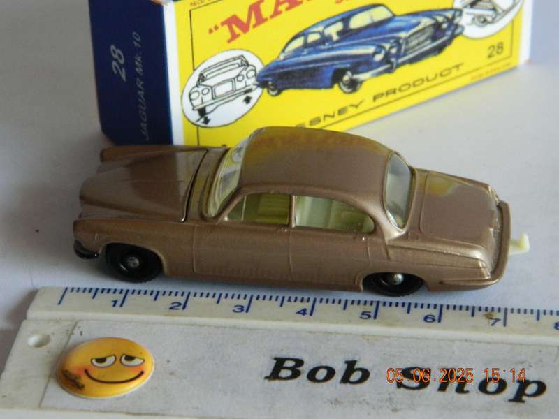 MATCHBOX SERIES  -  28  -  JAGUAR MK10