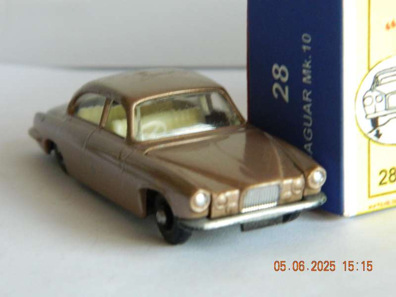 MATCHBOX SERIES  -  28  -  JAGUAR MK10