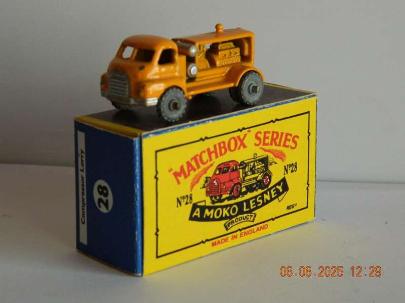 MATCHBOX SERIES  -  28  -   BEDFORD COMPRESSOR LORRY