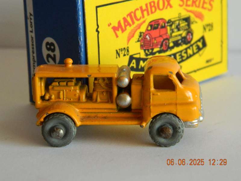 MATCHBOX SERIES  -  28  -   BEDFORD COMPRESSOR LORRY