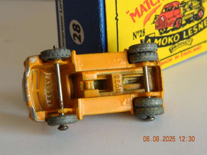 MATCHBOX SERIES  -  28  -   BEDFORD COMPRESSOR LORRY