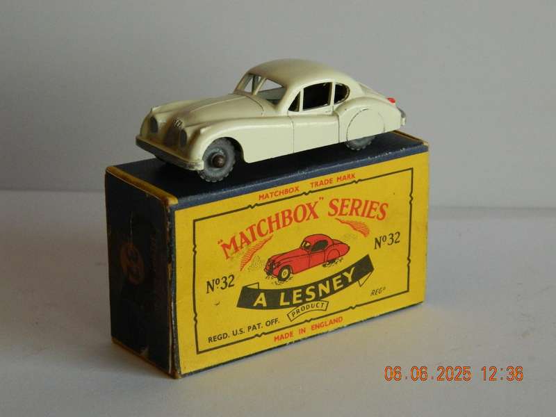MATCHBOX SERIES  -  32  -   JAGUAR  XK140  -  ORIGINAL BOX