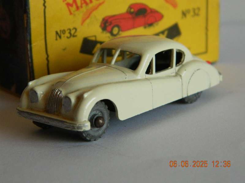MATCHBOX SERIES  -  32  -   JAGUAR  XK140  -  ORIGINAL BOX