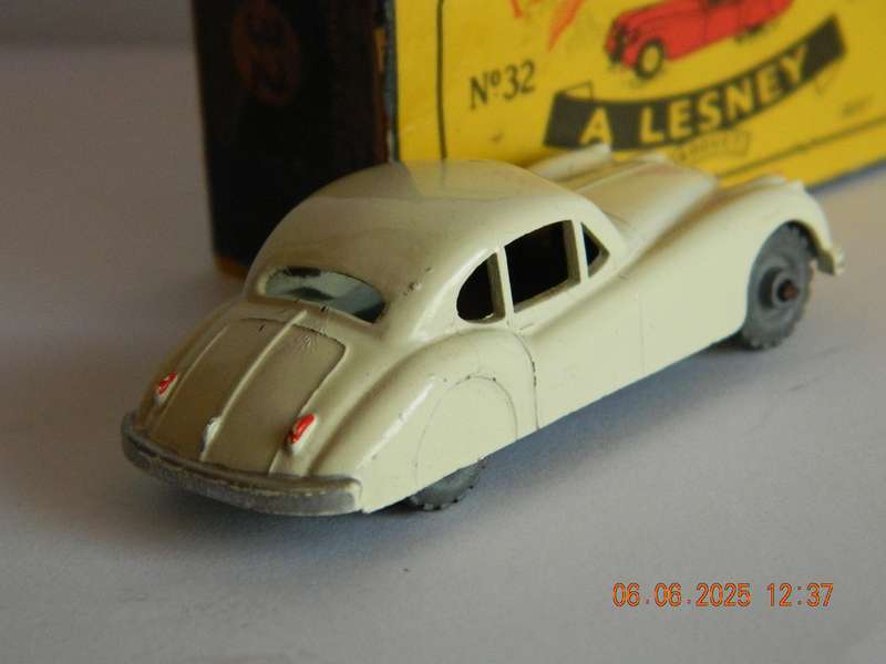 MATCHBOX SERIES  -  32  -   JAGUAR  XK140  -  ORIGINAL BOX
