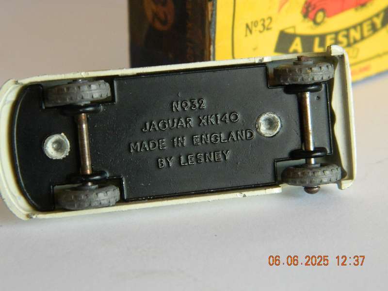MATCHBOX SERIES  -  32  -   JAGUAR  XK140  -  ORIGINAL BOX