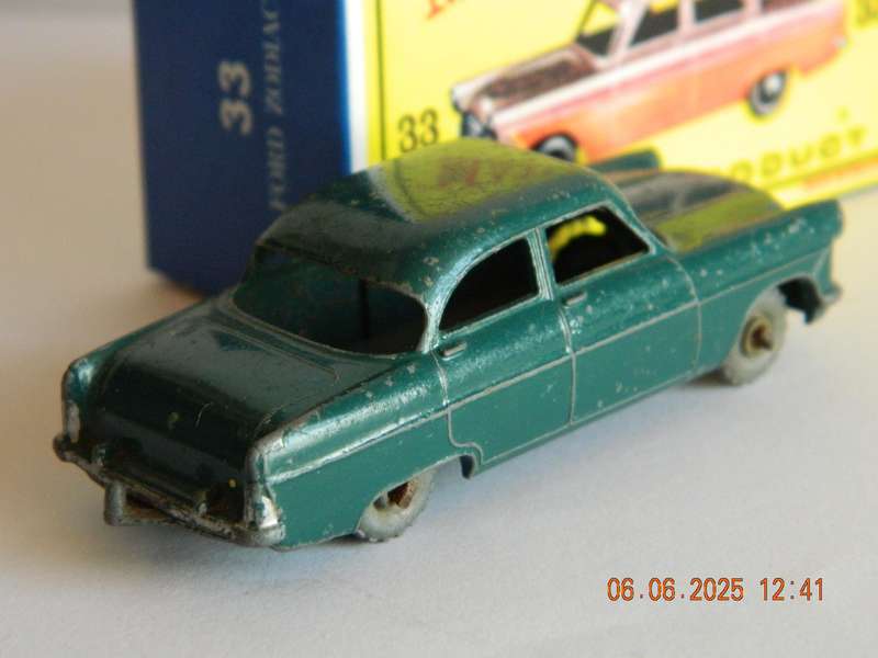 MATCHBOX SERIES  -  33  -   FORD ZODIAC