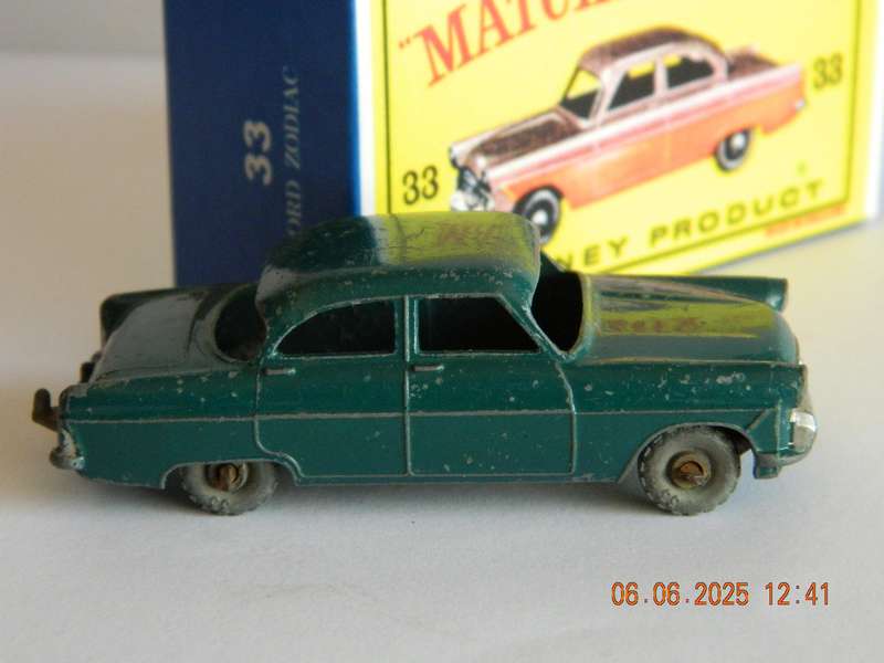 MATCHBOX SERIES  -  33  -   FORD ZODIAC