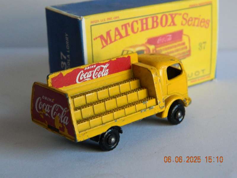 MATCHBOX SERIES  -  37  -   KARRIER BANTAM LORRY  -  'COCA-COLA'