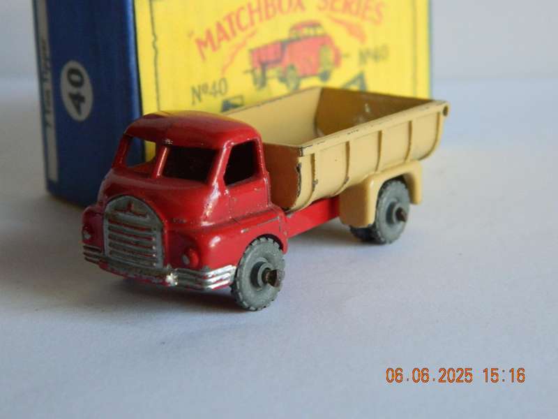 MATCHBOX SERIES  -  40  -   BEDFORD 7 TON TIPPER