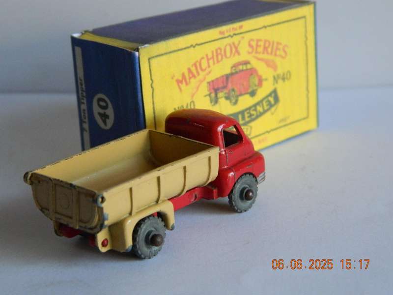 MATCHBOX SERIES  -  40  -   BEDFORD 7 TON TIPPER
