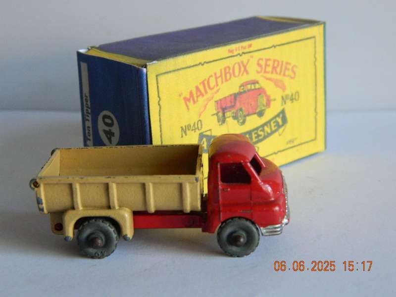 MATCHBOX SERIES  -  40  -   BEDFORD 7 TON TIPPER