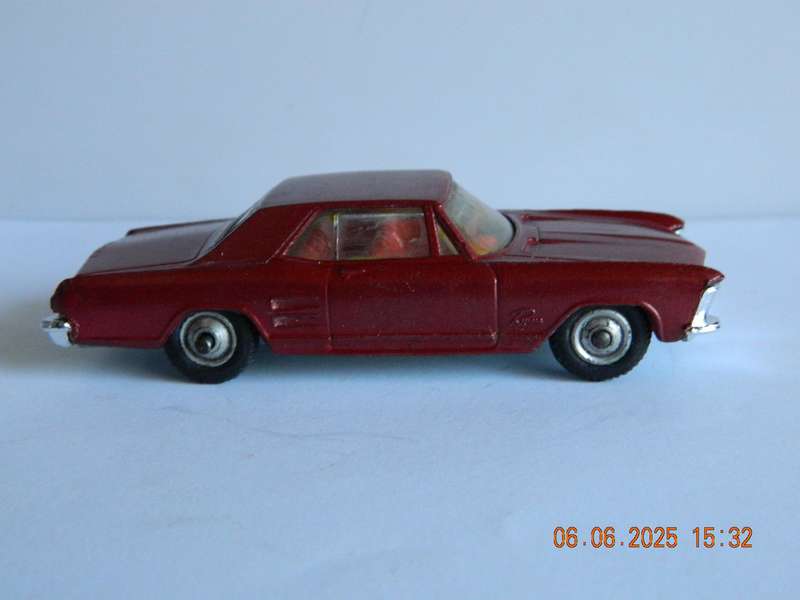 CORGI TOYS -   -  245  -  BUICK RIVIERA