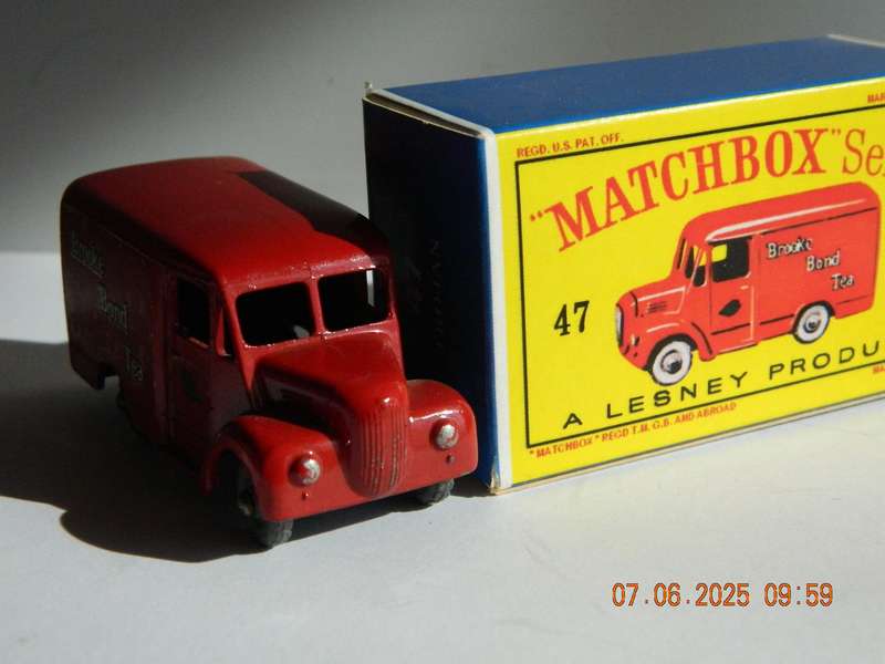 MATCHBOX SERIES  -  47  -  TROJAN VAN