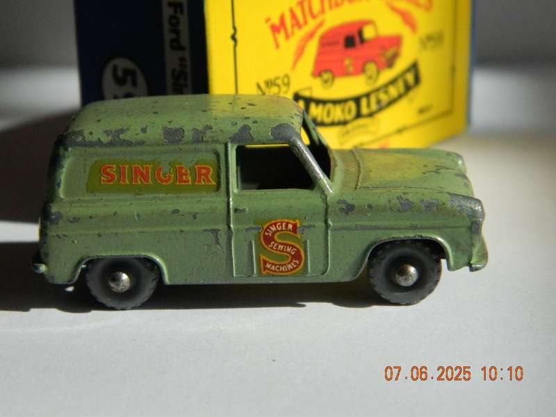 MATCHBOX SERIES  -  59  -  FORD THAMES VAN  -  "SINGER"