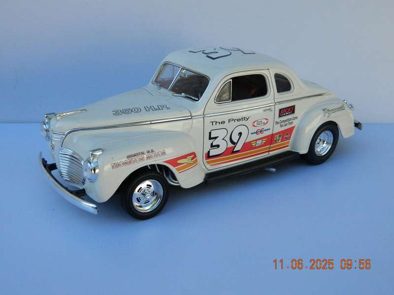 ROAD SIGNATURE   -   1941  -  PLYMOUTH PRO STREET  -  1/18 SCALE