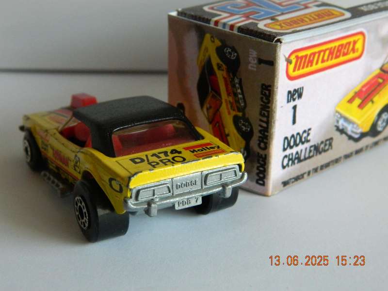 MATCHBOX SUPERFAST  -  NO.  1  -   DODGE CHALLENGER  -  (TOYMAN)
