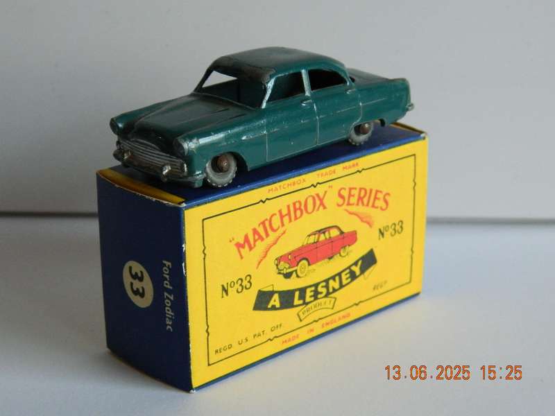 MATCHBOX SERIES  -  NO. 33  -  FORD ZODIAC