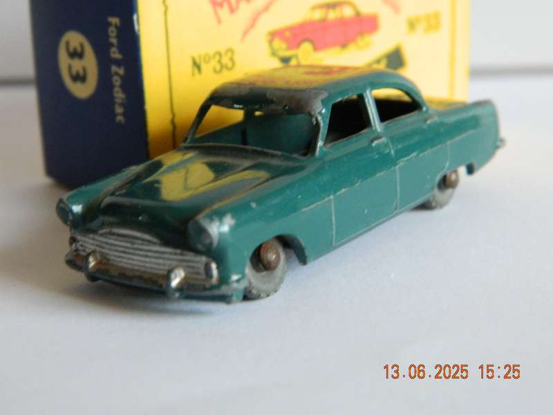 MATCHBOX SERIES  -  NO. 33  -  FORD ZODIAC