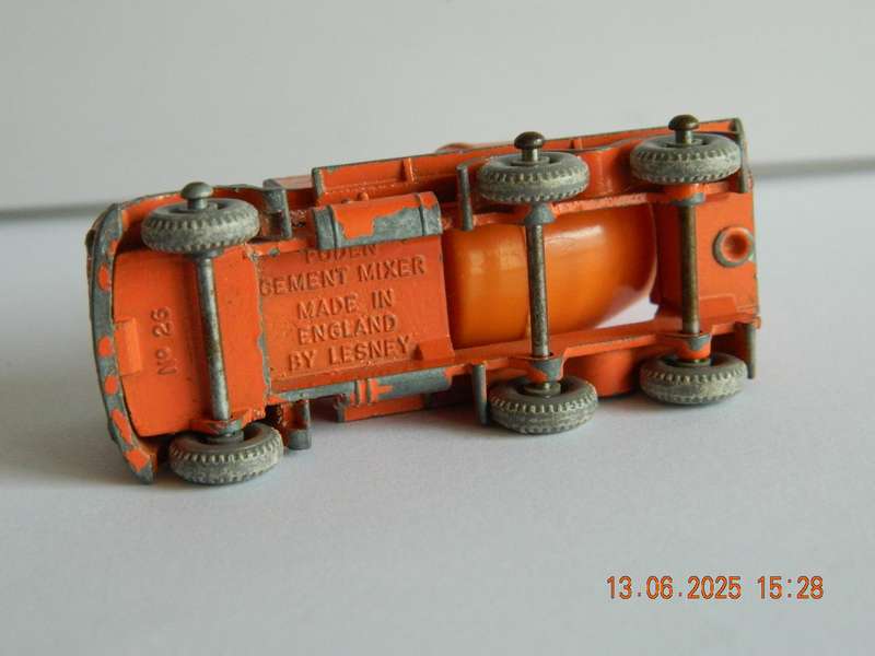 MATCHBOX SERIES  -  NO.  26  -   FODEN CEMENT MIXER