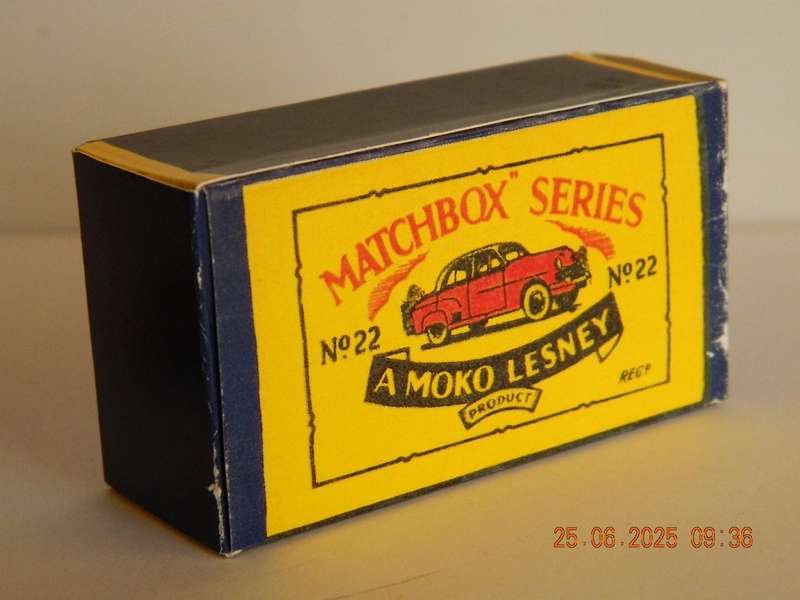 MATCHBOX SERIES  - 22  -   VAUXHALL CRESTA