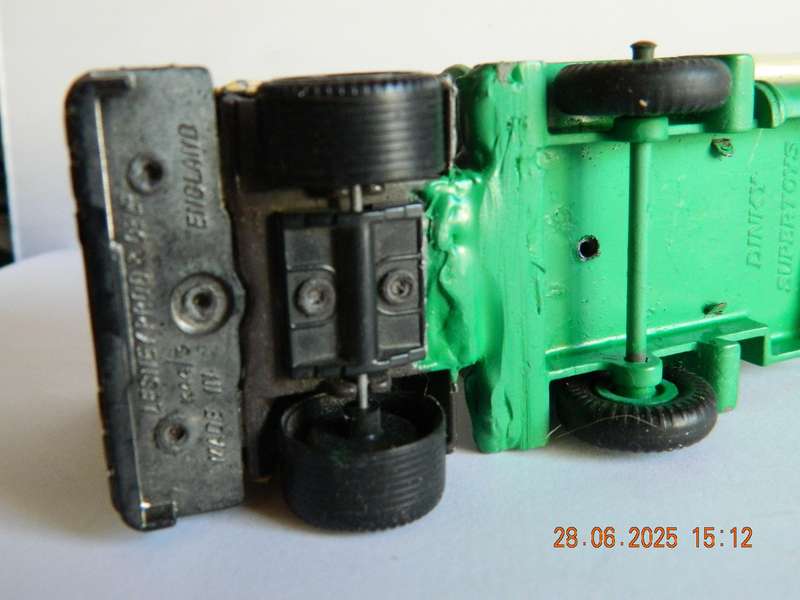 MATCHBOX/DINKY TOYS  -   -  K44/3  -  BRIDGE LAYER TRUCK CAB AND DINKY FODEN TANKER