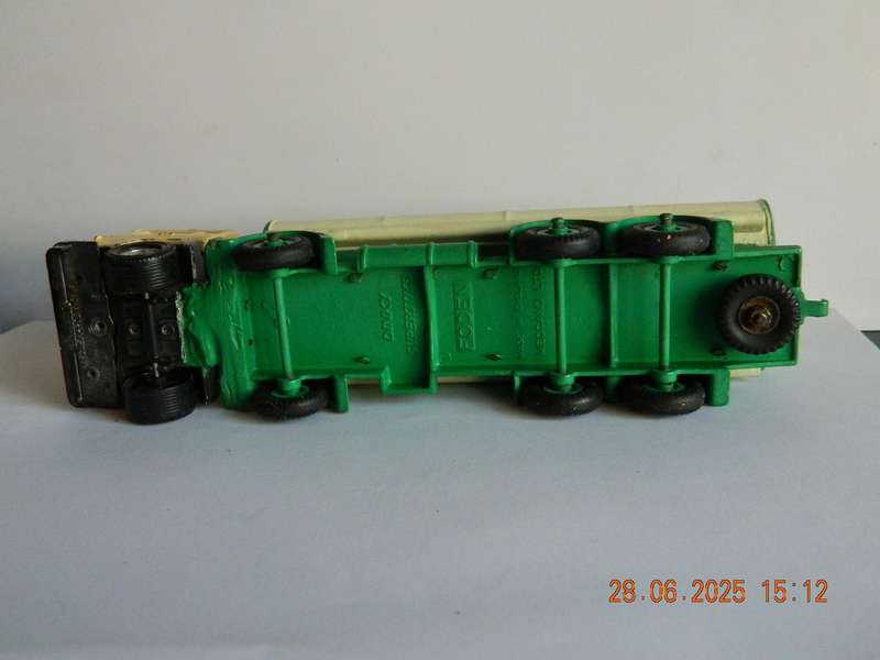 MATCHBOX/DINKY TOYS  -   -  K44/3  -  BRIDGE LAYER TRUCK CAB AND DINKY FODEN TANKER