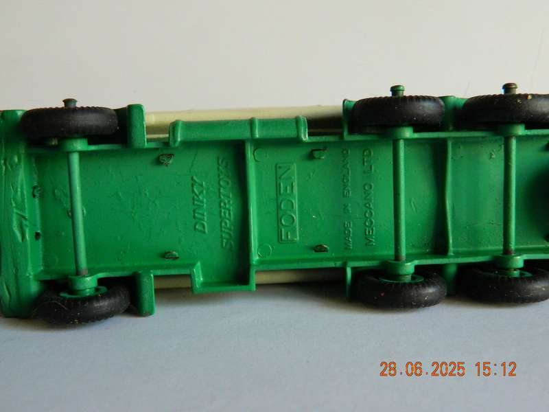 MATCHBOX/DINKY TOYS  -   -  K44/3  -  BRIDGE LAYER TRUCK CAB AND DINKY FODEN TANKER