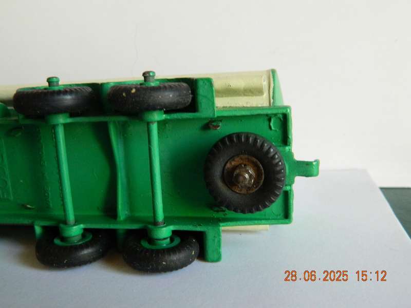 MATCHBOX/DINKY TOYS  -   -  K44/3  -  BRIDGE LAYER TRUCK CAB AND DINKY FODEN TANKER