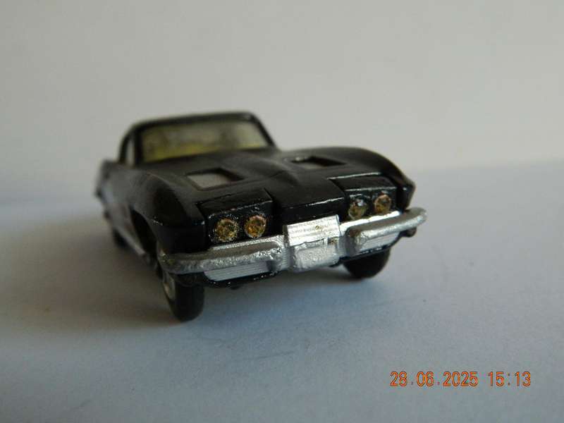 CORGI TOYS   -  310 -   CHEVROLET CORVETTE STING RAY