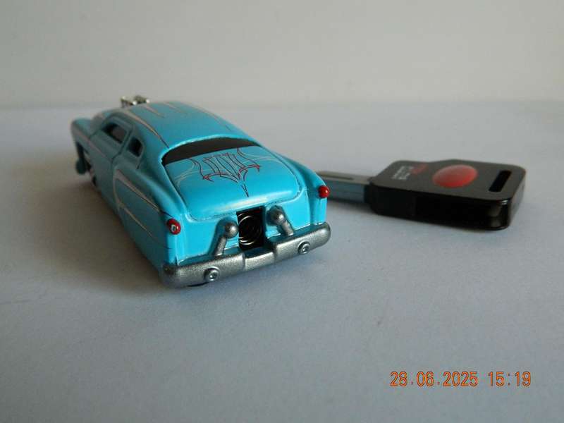 MAISTO -    -  LEADFOOT  -  BURNING KEY CARS