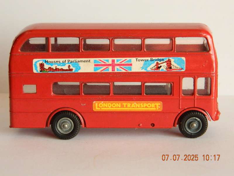 BUDGIE TOYS   -  9  -  A.E.C.  "ROUTEMASTER"  64 SEATER  -  PICCADILLY BUS