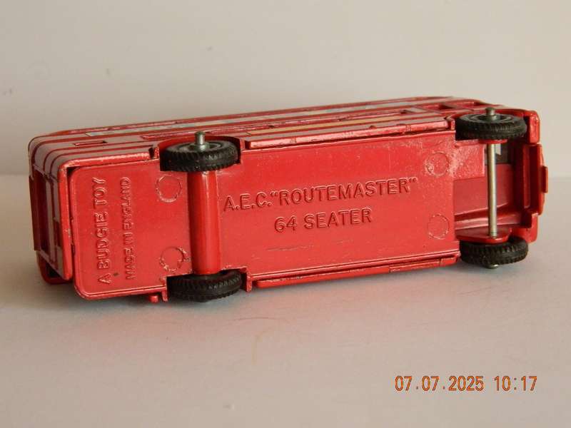 BUDGIE TOYS   -  9  -  A.E.C.  "ROUTEMASTER"  64 SEATER  -  PICCADILLY BUS