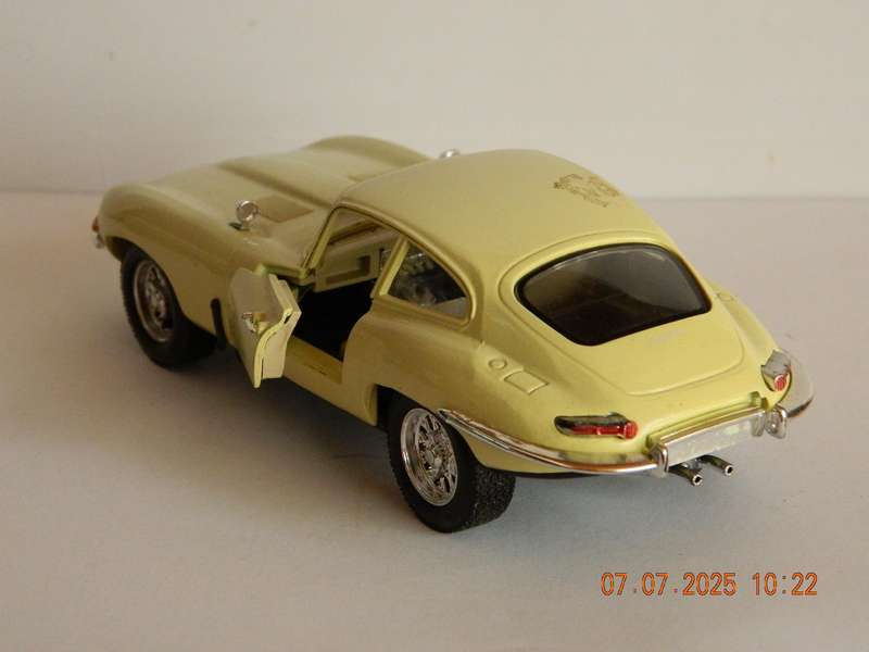 SAICO  -  NO.  DP 5409  -   JAGUAR  E-TYPE