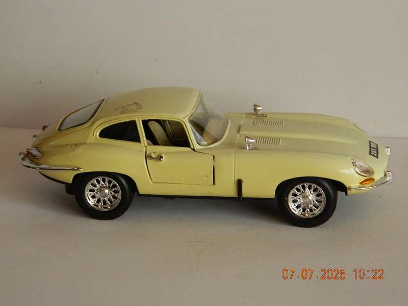SAICO  -  NO.  DP 5409  -   JAGUAR  E-TYPE