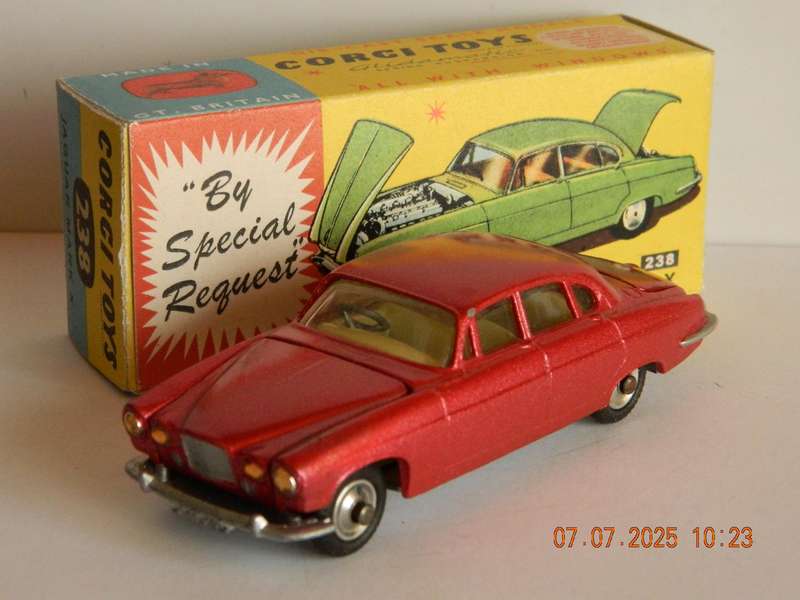 CORGI TOYS -   238  -  JAGUAR MARK.  X  SALOON