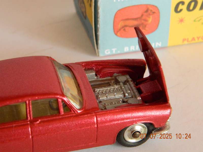 CORGI TOYS -   238  -  JAGUAR MARK.  X  SALOON