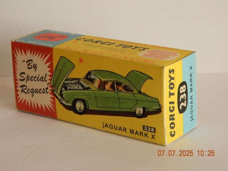 CORGI TOYS -   238  -  JAGUAR MARK.  X  SALOON