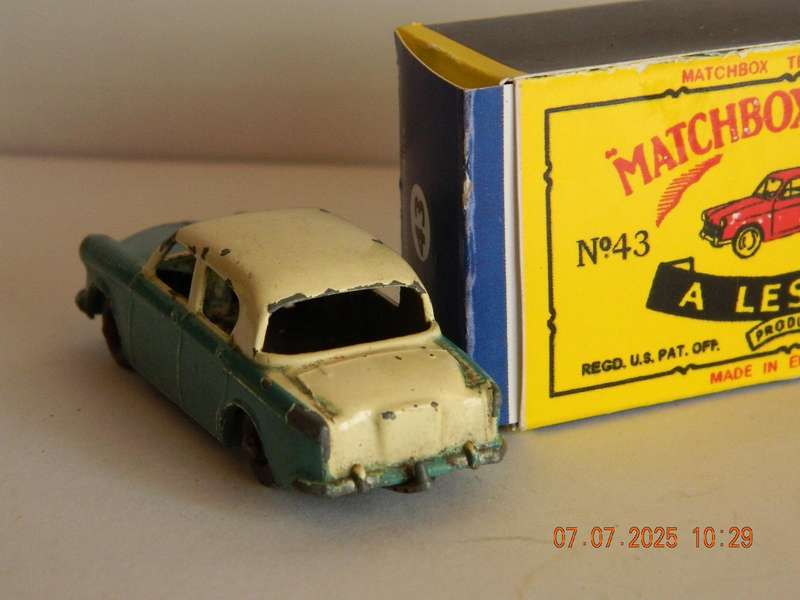 MATCHBOX SERIES  -  NO. 43  -  HILLMAN MINX