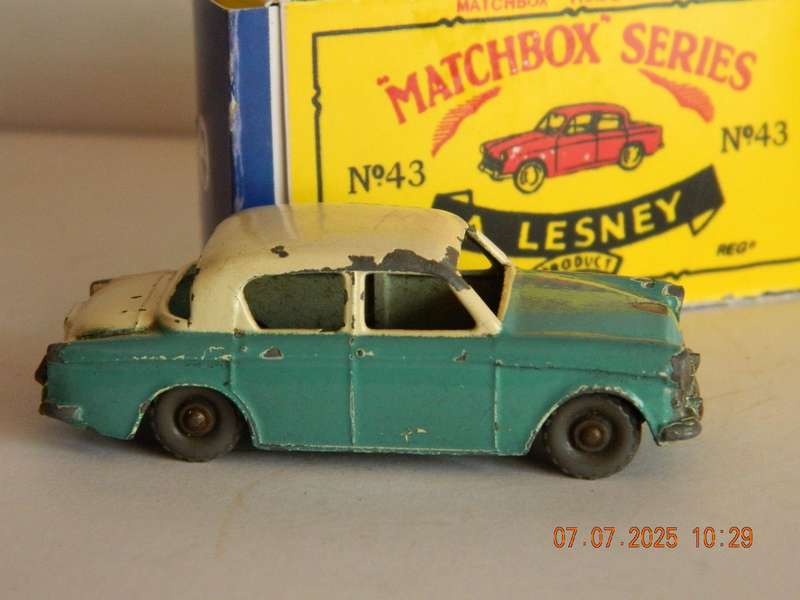 MATCHBOX SERIES  -  NO. 43  -  HILLMAN MINX