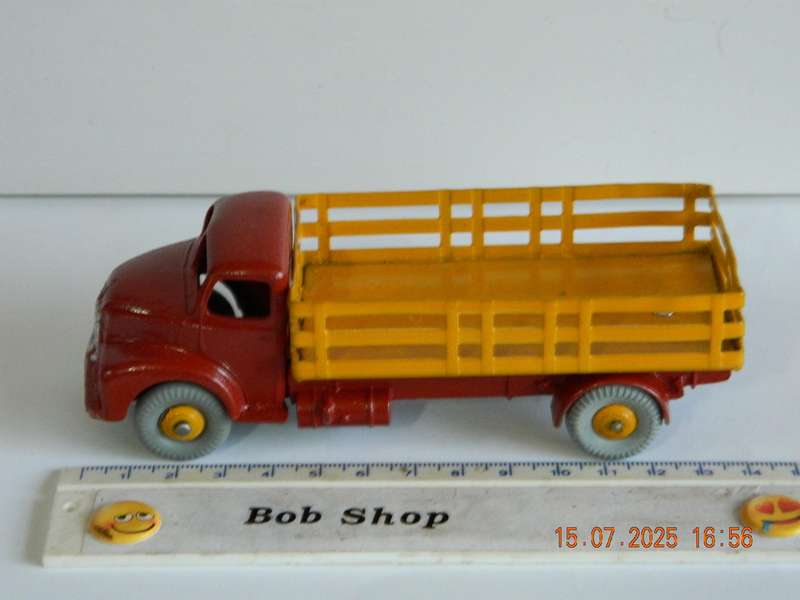 DINKY SUPER TOYS  -  531  -   LEYLAND COMET LORRY WITH STAKE BODY