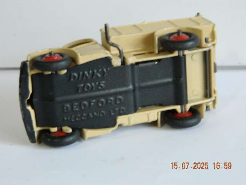 DINKY TOYS  -  25m  -  BEDFORD END TIPPER